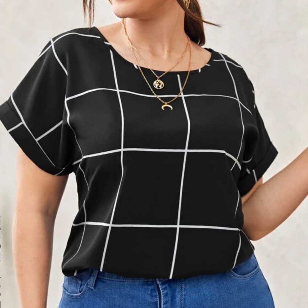 Plaid Round-neck Blouse